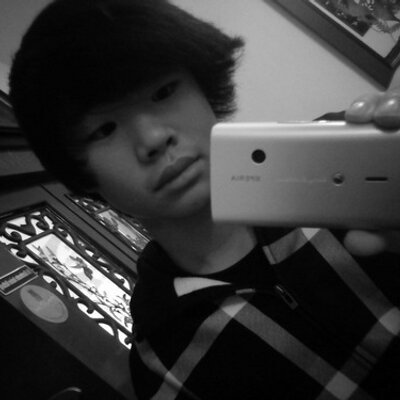 Profile Picture of Julian EmoStyle (@JulianEmoStyle) on Twitter