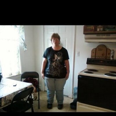 Profile Picture of Lori Chagnon (@lchagnon74) on Twitter