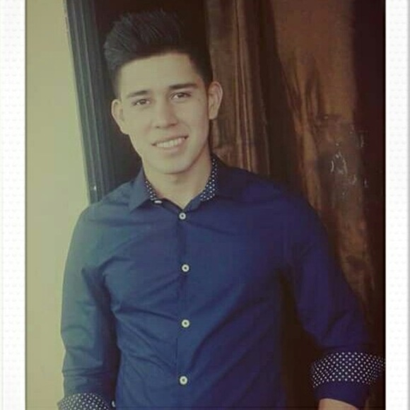 Profile Picture of Ariel Flores (@josebrayan440) on Poshmark