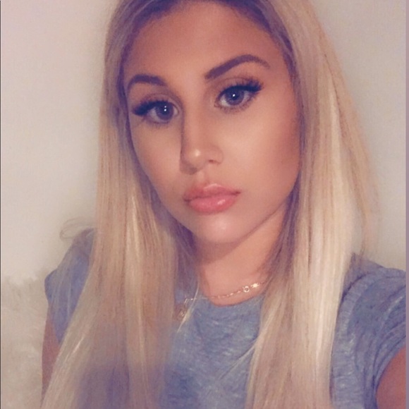 Profile Picture of Despina Sarli (@dezy312) on Poshmark