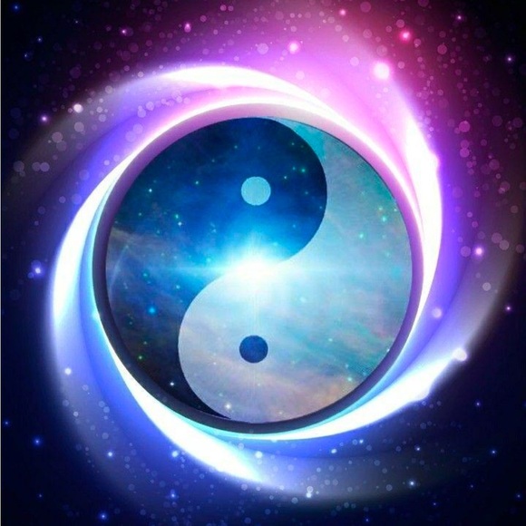 Profile Picture of Withney Larionne (@withneylar) on Poshmark