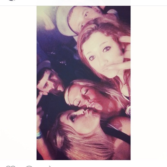 Profile Picture of Natasha Deerwester (@natashadh96) on Poshmark