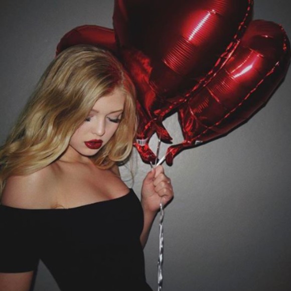 Profile Picture of Loren Gray (@badbitchy1) on Poshmark