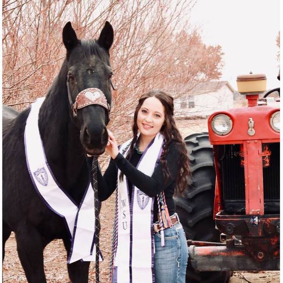 Profile Picture of Nealynn Doyle (@nealynndoyle) on Poshmark