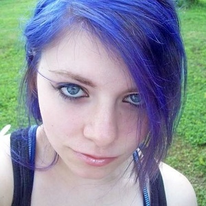 Profile Picture of Libby Hinkle (@xkiss_the_pretty_vampirex) on Myspace