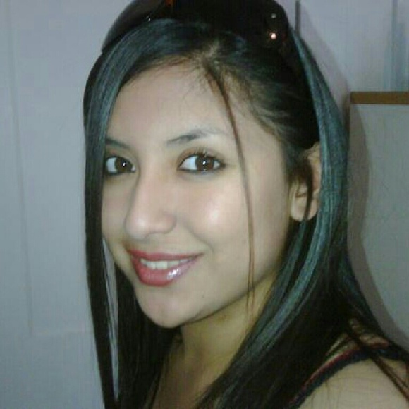 Profile Picture of Stephanie Echeveste (@steph4114) on Poshmark