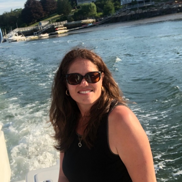 Profile Picture of Melissa Mcsweeney (@mdmcsweeney) on Poshmark