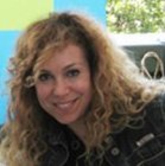 Profile Picture of Debra Claire (@debraclaire) on Poshmark