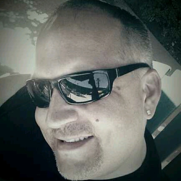 Profile Picture of Michael Polutnik (@mfpolutnik) on Poshmark