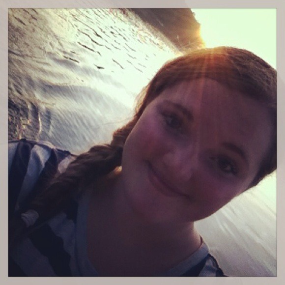 Profile Picture of Karle Hess (@buddhababy98) on Poshmark