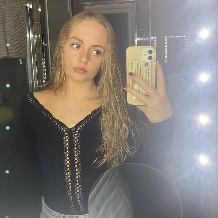 Profile Picture of Evelyn (@matthewsevelyn) on Tiktok
