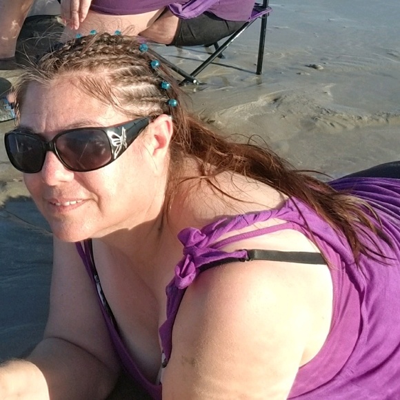 Profile Picture of Nancy Andrade (@nancyrandrade) on Poshmark