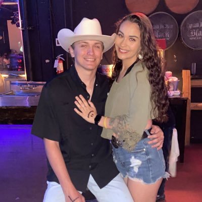 Profile Picture of Randall Catherine Bloom (@RandiBloom412) on Twitter