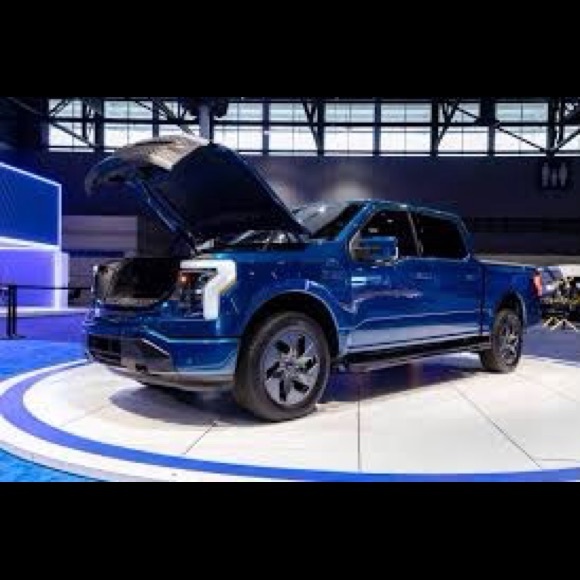 Profile Picture of Joseph Bruno (@jabbruno) on Poshmark