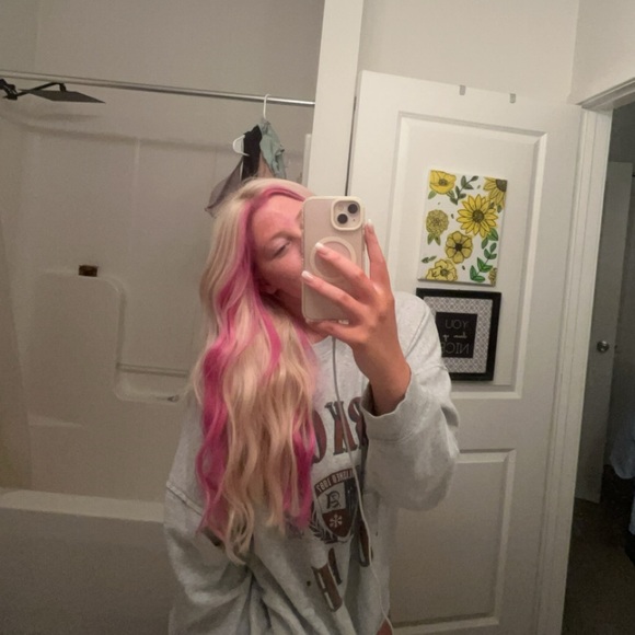 Erin Christmas - Poshmark Profile Picture of Erin Christmas (@erinxmas) on Poshmark