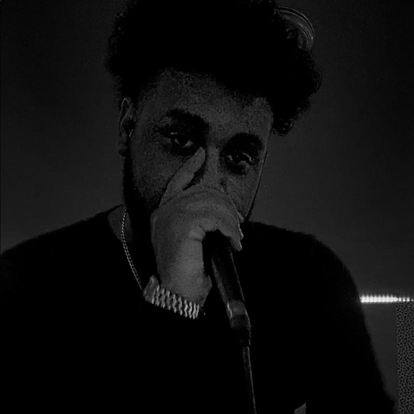 Profile Picture of Alexander Goris (@alexandergoris) on Poshmark