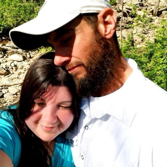 Profile Picture of Joe n Nugent (@nugentpartyof4) on Poshmark