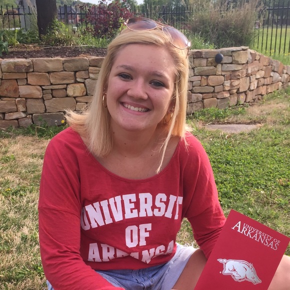 Profile Picture of Katelin Campbell (@katelincampbell) on Poshmark