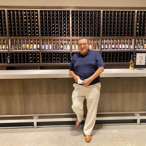 Profile Picture of Mario Levano (@lqqd33) on Poshmark