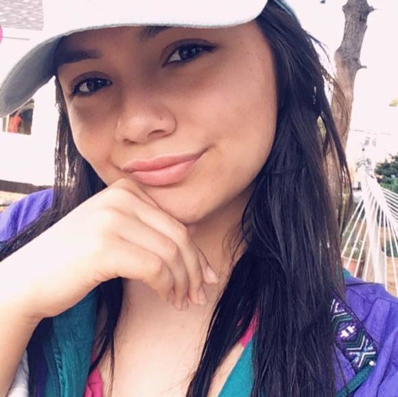 Profile Picture of Luna Alvarez (@ummm_sooo_yeah) on Poshmark