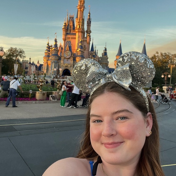 Profile Picture of Emma Kelsi (@emma_kelsi) on Poshmark