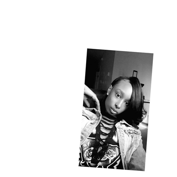 Profile Picture of Alize Jackson (@alizejackson3) on Poshmark