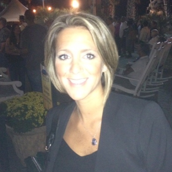 Profile Picture of Eliska Picou (@eliska) on Poshmark