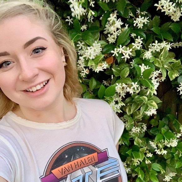 Profile Picture of Julia Whitley (@jwhitle2) on Poshmark