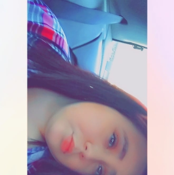 Profile Picture of Stephanie Mccully (@semccully2) on Poshmark