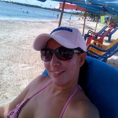 Profile Picture of Janet Sarmiento (@macenca75) on Twitter