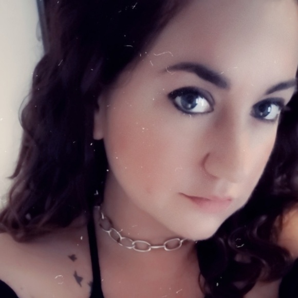 Profile Picture of Rebecca Presogna (@bpresogna) on Poshmark