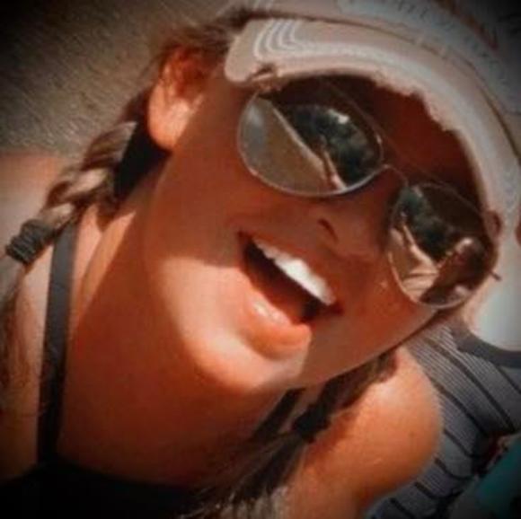 Profile Picture of Amy Eschbach (@amyeschbach) on Poshmark