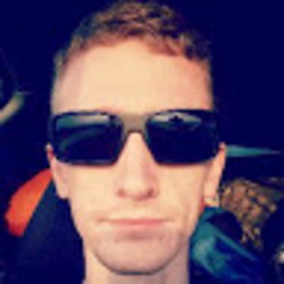 Profile Picture of David Nichols (@mybluevan) on Poshmark