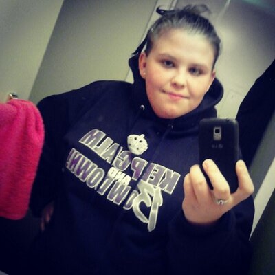Profile Picture of Amanda Benge (@mandarae19) on Twitter