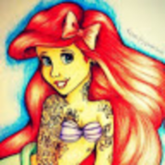 Profile Picture of Kayla Osterhout (@kaylaosterhout) on Poshmark