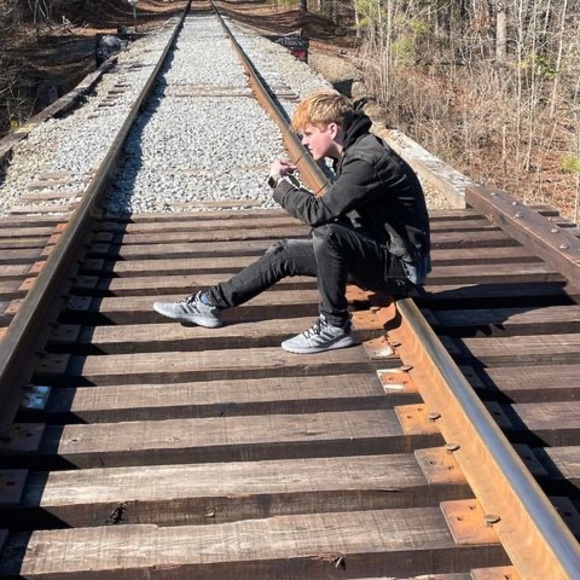 Profile Picture of Andrew Lovin (@andrewwlovin) on Poshmark