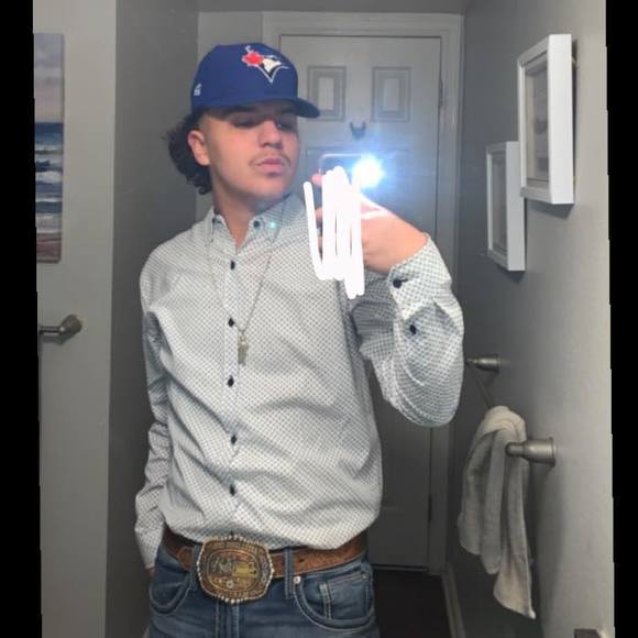 Profile Picture of Daniel Marquez devora (@danielmarquezd) on Poshmark