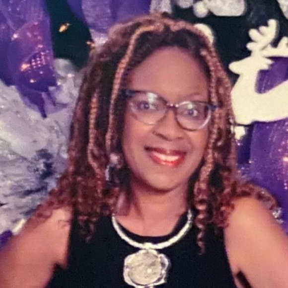 Profile Picture of Ruth Pearson-watson (@ruthiepwatson) on Poshmark
