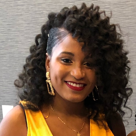 Profile Picture of Emly Monestime (@emly26) on Poshmark