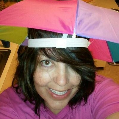 Profile Picture of Shelly (@ItsShellyCarver) on Twitter