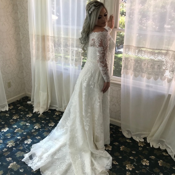 Profile Picture of Christina Murrish (@cmurrish23) on Poshmark