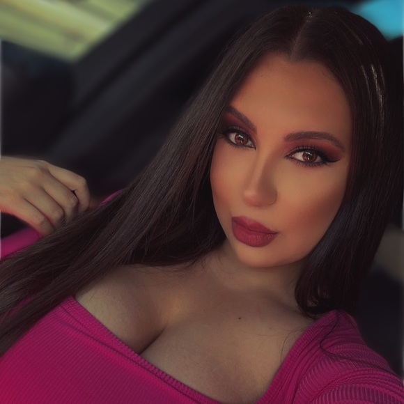 Profile Picture of Jasmine Mishkanian (@jazzmishkan) on Poshmark