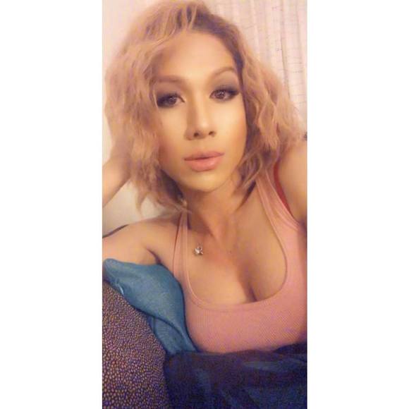 Profile Picture of Kendra Felix (@kendrafelix) on Poshmark