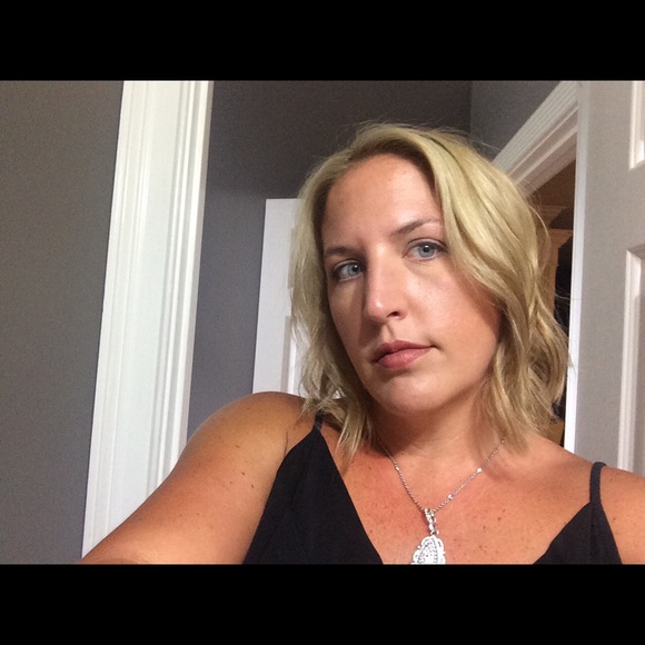 Profile Picture of Jacilyn Bennett (@jacilynbenn) on Poshmark