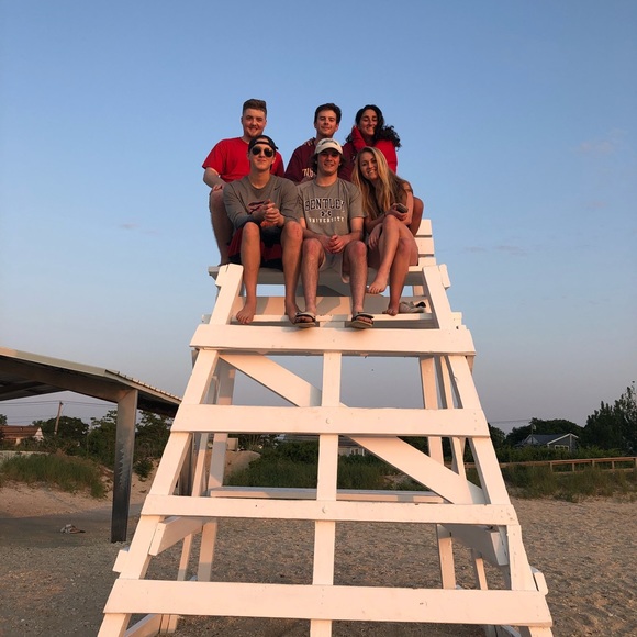 Profile Picture of Michael Keschl (@michaelkeschl_) on Poshmark