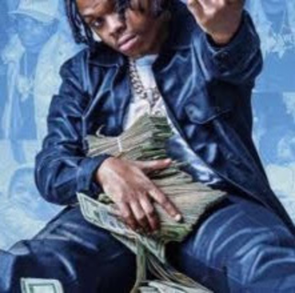 Profile Picture of Alex Weinberg (@weinbergalex70) on Poshmark