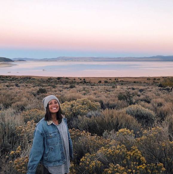 Profile Picture of Hazel Brown (@hazelbrown1994) on Poshmark