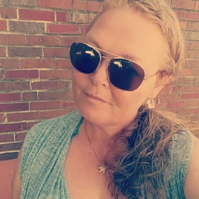 Profile Picture of April Frazee (@AprilFrazee6) on Twitter
