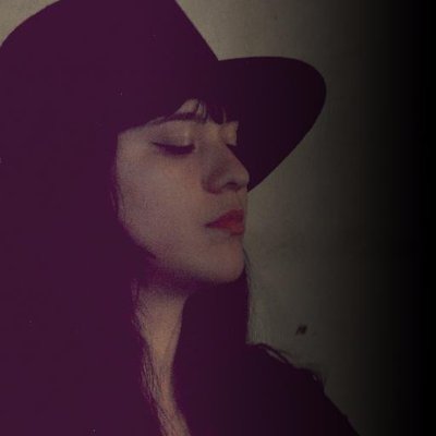 Profile Picture of Sara Escobar (@SarahDegeneres) on Twitter