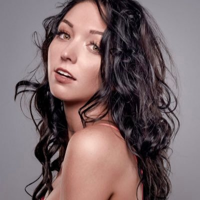 Profile Picture of Mrs. Savannah Roberts (@MrsSavRoberts) on Twitter